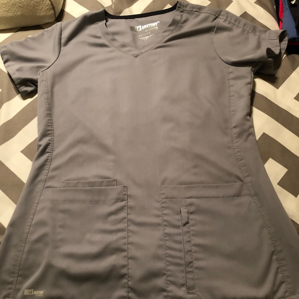 Grays top